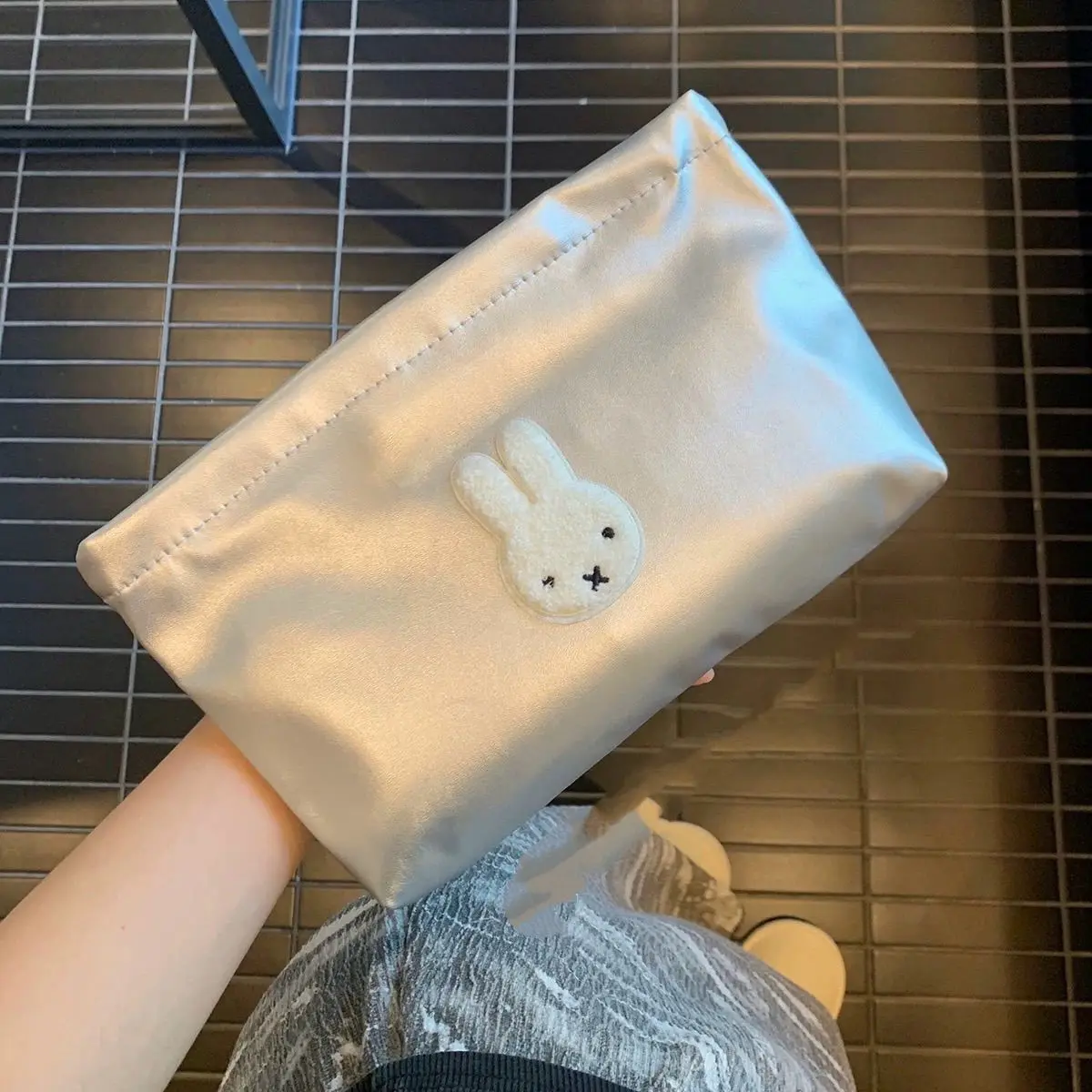 حقيبة مكياج محمولة بتصميم كرتو - مراجعة Travel Accessories Toiletries وسعره